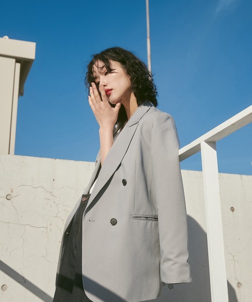 hunch（ハンチ）の「ポリツイル ダブルジャケット（テーラードジャケット・レディース・ライトブルーグレー/サンドベージュ/ブラック・FREE）」の7枚目の写真