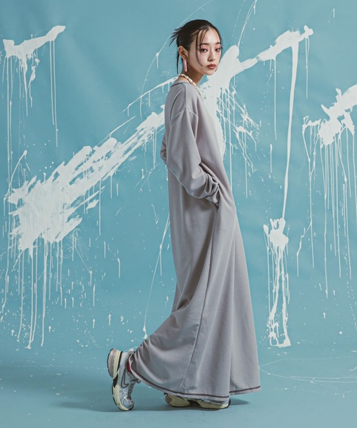 bohmal（ボマール）の「ワッフルボリュームマキシワンピース（ワンピース・レディース・ブルー/チャコールグレー/グレー/ブラック/アイボリー/ライム/ピンク・MEDIUM/TALL/MEDIUM）」の5枚目の写真