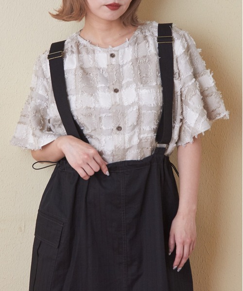 CUBE SUGAR(キューブシュガー)の「フリンジジャガードフリル袖ノーカラーシャツ(シャツ/ブラウス・レディース・スミクロ/ベージュ/オレンジ/ネイビー・M)」の3枚目の写真