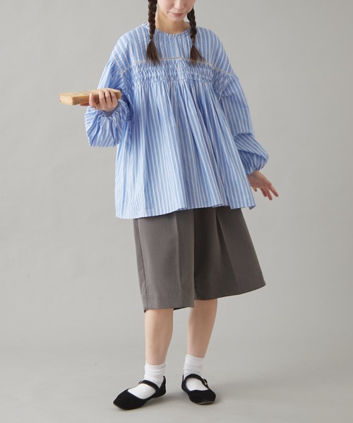 GEVACO（ゲバコ）の「【GEVACO】ピンタックボリュームスリーブブラウス（シャツ/ブラウス・レディース・ネイビー/ブルー/ホワイト・ONE SIZE）」の9枚目の写真