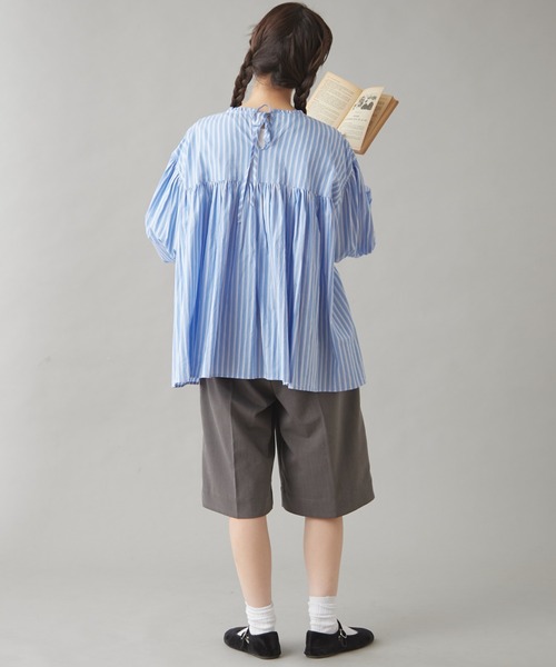 GEVACO（ゲバコ）の「【GEVACO】ピンタックボリュームスリーブブラウス（シャツ/ブラウス・レディース・ネイビー/ブルー/ホワイト・ONE SIZE）」の13枚目の写真