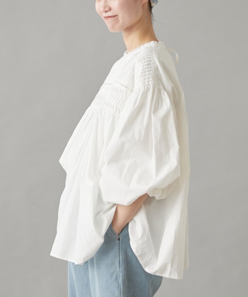 GEVACO（ゲバコ）の「【GEVACO】ピンタックボリュームスリーブブラウス（シャツ/ブラウス・レディース・ネイビー/ブルー/ホワイト・ONE SIZE）」の17枚目の写真