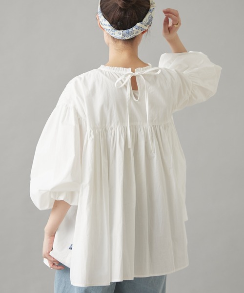 GEVACO（ゲバコ）の「【GEVACO】ピンタックボリュームスリーブブラウス（シャツ/ブラウス・レディース・ネイビー/ブルー/ホワイト・ONE SIZE）」の20枚目の写真