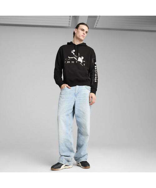 PUMA（プーマ）の「PUMA プーマ メンズ グラフィックス フットボール フーディ（パーカー・メンズ・ライトグレー/ブラック・LARGE/X-LARGE/MEDIUM/SMALL）」の4枚目の写真