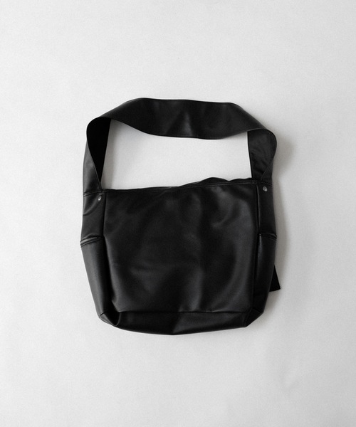cii（シー）の「Slash zip shoulder bag/スラッシュジップショルダーバッグ（ショルダーバッグ・メンズ・ブラック/ブラック系その他2/ブラック系その他・FREE）」の18枚目の写真