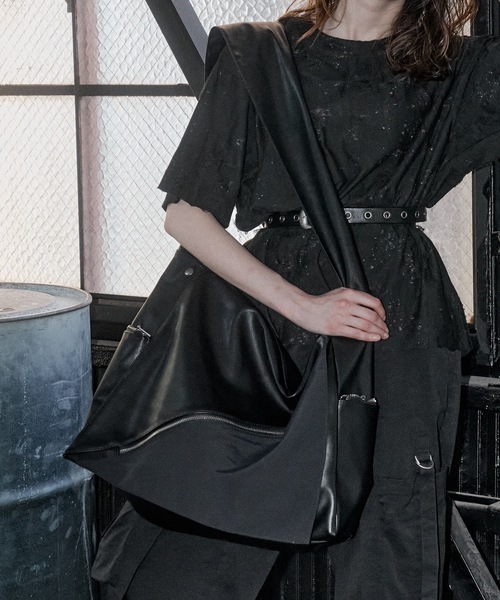 Slash zip shoulder bag/スラッシュジップショルダーバッグ