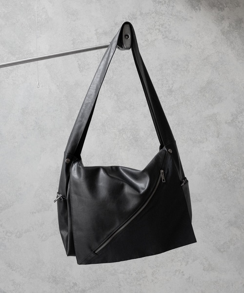 ショルダーバッグ ZIP BAG Slash zip shoulder bag/スラッシュジップショルダーバッグ