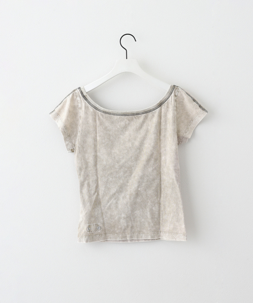 MSCHF（ミスチーフ）の「【Geek Office / ギークオフィス】MSCHF / ミスチーフ ブリーチ ワイド ネック T（Tシャツ/カットソー・レディース・ベージュ/レッド/ブラック・SMALL）」の11枚目の写真