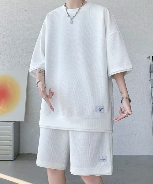 link lot(リンクロット)の「【2点セット】フェイクレイヤードセットアップ 半袖無地Tシャツ+ショートパンツ ワッフル調(ルームウェア/パジャマ・メンズ・アイボリー/ブラック/ホワイト/スミクロ/グレー/ベージュ・L/M)」の2枚目の写真