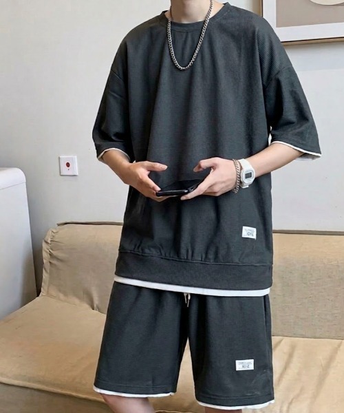 link lot(リンクロット)の「【2点セット】フェイクレイヤードセットアップ 半袖無地Tシャツ+ショートパンツ ワッフル調(ルームウェア/パジャマ・メンズ・アイボリー/ブラック/ホワイト/スミクロ/グレー/ベージュ・L/M)」の4枚目の写真