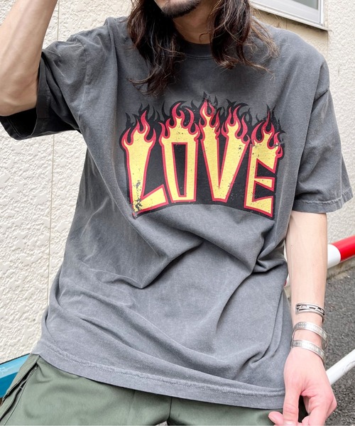 MODISH GAZE(モディシュガゼ)の「【MODISH GAZE】LOVEロゴプリント ピグメント加工 ビッグシルエットTシャツ(Tシャツ/カットソー・レディース・アイボリー/ネイビー/その他・FREE)」の3枚目の写真