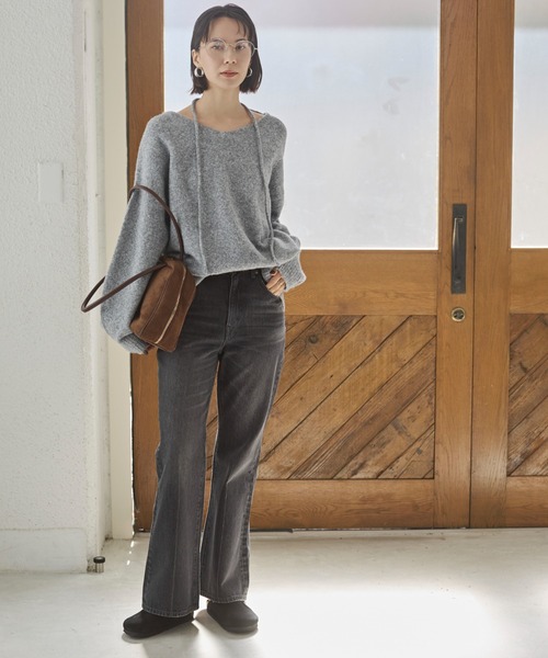 ANGIE（アンジー）の「セミフレア デニム パンツ《詳細動画あり》（デニムパンツ・レディース・ブラック系その他/ブルー/ネイビー・SMALL/MEDIUM/LARGE）」の2枚目の写真