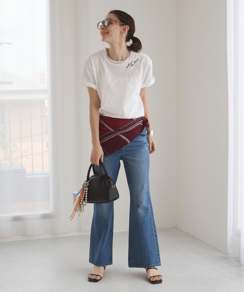 ANGIE（アンジー）の「セミフレア デニム パンツ《詳細動画あり》（デニムパンツ・レディース・ブラック系その他/ブルー/ネイビー・SMALL/MEDIUM/LARGE）」の5枚目の写真