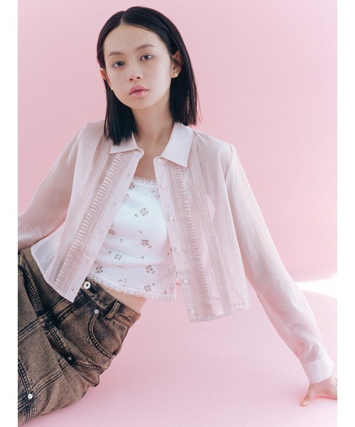 FURFUR(ファーファー)の「ビジュー付きシアークロップドシャツ(シャツ/ブラウス・レディース・サックスブルー/ブラック/ピンク/ホワイト・FREE)」の5枚目の写真