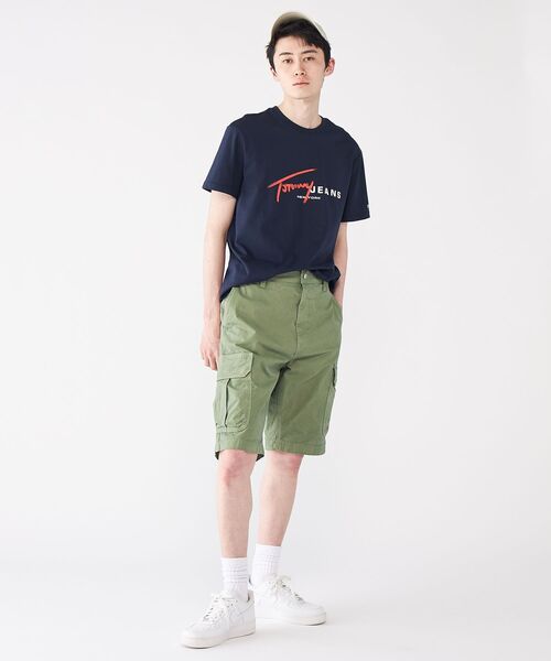 tommy jeans(トミー ジーンズ)の「ツイルレギュラーカーゴショーツ(その他パンツ・メンズ・ベージュ/グリーン・30inch/32inch/34inch)」の4枚目の写真