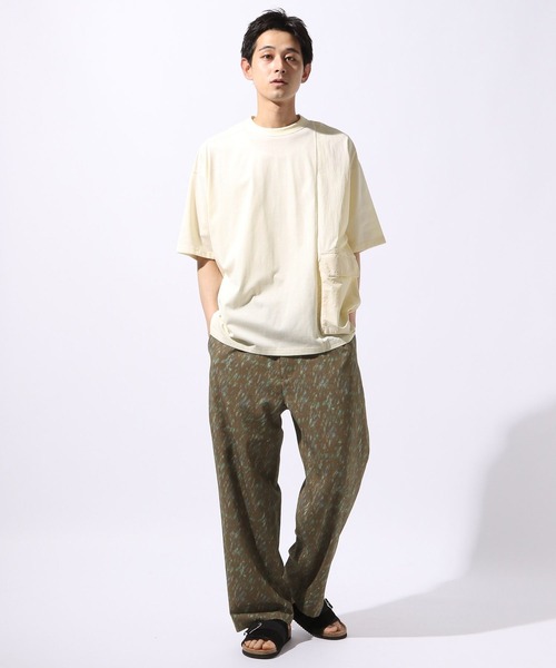 niko and...(ニコアンド)の「異素材アウトポケット付きTシャツ(Tシャツ/カットソー・メンズ・イエロー/ライトグリーン/オフホワイト/グレー・LARGE/MEDIUM)」の12枚目の写真