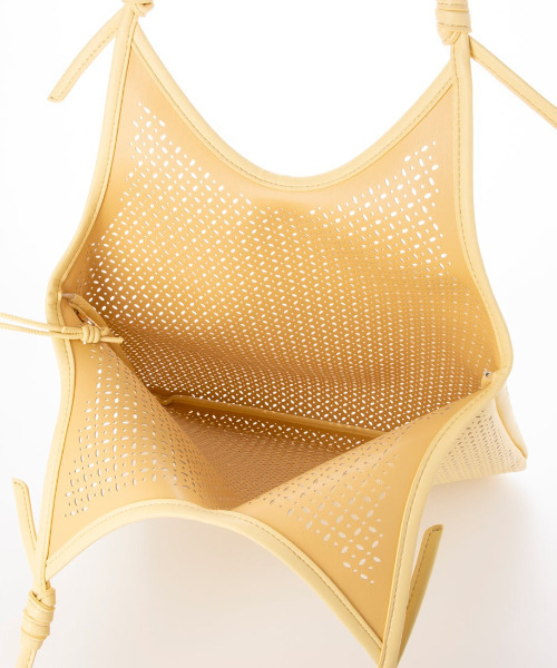 kakatoo（カカトゥ）の「カカトゥ kakatoo / パンチングトートバッグ（トートバッグ・レディース・ブラック/アイボリー/イエロー・FREE）」の7枚目の写真