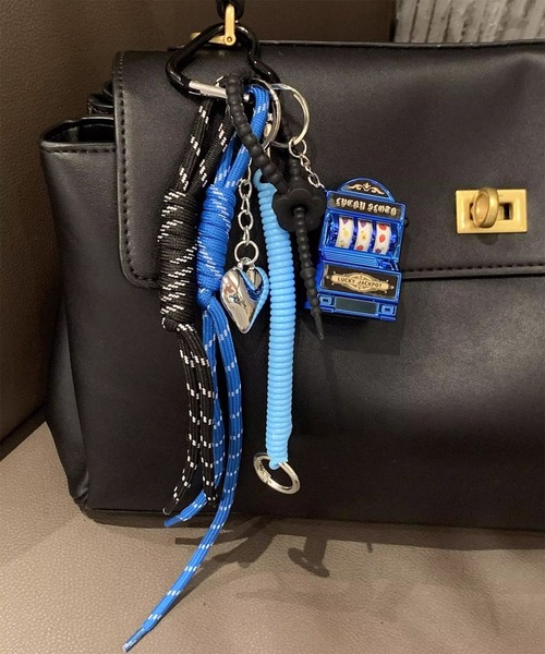 Revo.(レボ)の「スロットモチーフ ハート カラビナ マルチチャーム コード付き キーホルダー バッグチャーム(チャーム・レディース・ホワイト/ブルー/ブラック・FREE)」の11枚目の写真
