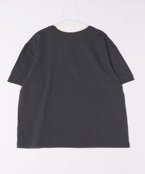 a.p.o.v.（エーピーオービー）の「a.p.o.v. カットオフUネックルーズTシャツ（Tシャツ/カットソー・メンズ・グレー/ブラック/チャコール/ホワイト・ONESIZE）」の5枚目の写真