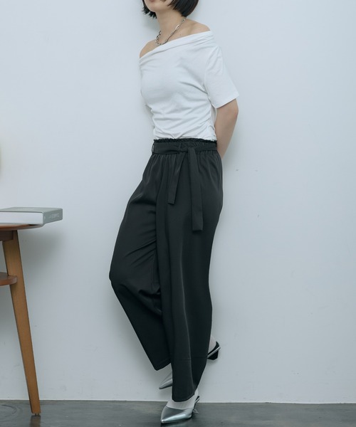 SEN TOKYO(セントーキョー)の「オフショル2wayドレープが魅力。バックレースカットソー(Tシャツ/カットソー・レディース・グレー/ブラック/ホワイト・FREE)」の4枚目の写真