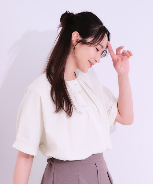 DRESKIP(ドレスキップ)の「【洗える/S-LL】大人の上品シルエット タックデザイン 5分袖ブラウス(シャツ/ブラウス・レディース・ネイビー/ライトベージュ/ブルーグリーン・01/02/03/04)」の5枚目の写真
