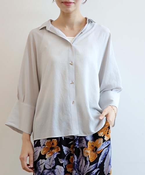 Jines(ジネス)の「ノルディックシャビー ビッグカフスブラウス(シャツ/ブラウス・レディース・ホワイト/カーキ/ホワイト系その他/ライトグレー/ピンクベージュ・38)」の4枚目の写真