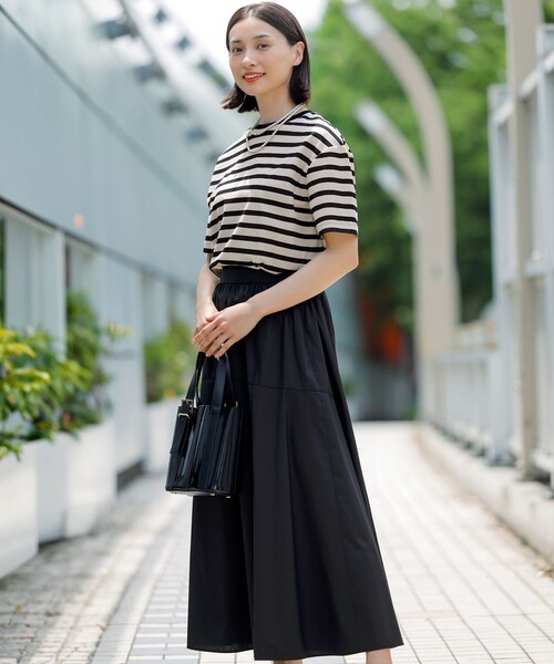 23区 L(ニジュウサンクオオキイサイズ)の「【接触冷感/撥水加工】ストレッチブロード ギャザースカート(スカート・レディース・モスグリーン系/ベージュ系/ブラック系・50/46/44/48)」の6枚目の写真