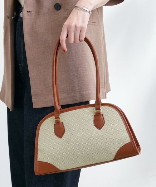 grove(グローブ)の「【雑誌掲載】エルガリーコンビボストン(ボストンバッグ・レディース・キャメル/ブラック・00)」の2枚目の写真