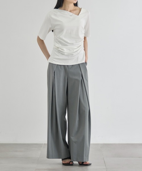 CITY TOKYO（シティトウキョウ）の「【CITY TOKYO/シティートウキョウ】Asymmetry Tack Drape Tee/アシンメトリータックドレープTシャツ（Tシャツ/カットソー・レディース・ブラック/ホワイト・FREE）」の8枚目の写真
