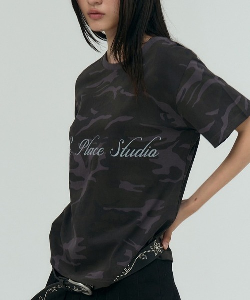 PLACE STUDIO（プレイススタジオ）の「PLACE STUDIO／CAMOロゴスリムT（Tシャツ/カットソー・レディース・グレー/カーキ・FREE）」の14枚目の写真