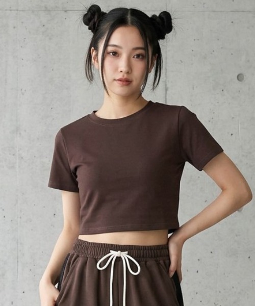 DIP IN CHOCOLATE(ディップインチョコレート)の「コンパクトTシャツ【DIP IN CHOCOLATE】(Tシャツ/カットソー・レディース・ブラック/オフホワイト/ブラウン・F)」の3枚目の写真