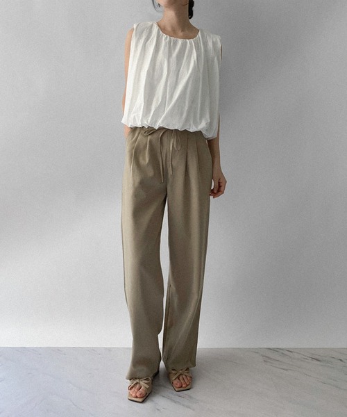 on:nue（オンニュ）の「【on:nue】ギャザーネックボリュームクロップドブラウス（シャツ/ブラウス・レディース・ホワイト/ブラック・FREE）」の16枚目の写真