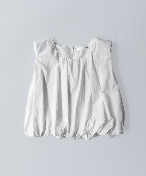 on:nue（オンニュ）の「【on:nue】ギャザーネックボリュームクロップドブラウス（シャツ/ブラウス・レディース・ホワイト/ブラック・FREE）」の3枚目の写真