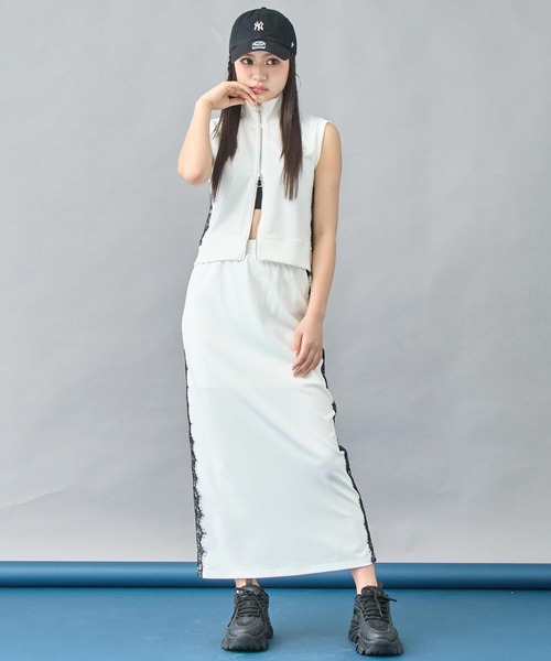 ANAP(アナップ)の「サイド レース ライン ジャージ ブルゾン × ロング スカート セットアップ(セットアップ・レディース・ブラック/ホワイト・XS/S)」の15枚目の写真