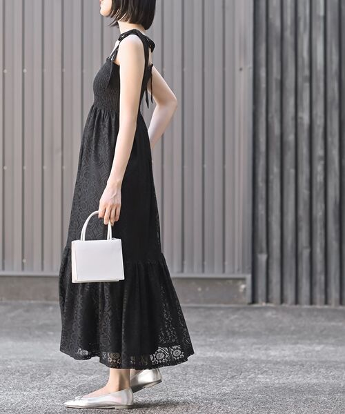 rps(アールピーエス)の「レース生地シャーリング肩リボンワンピース(ワンピース・レディース・ネイビー/オフホワイト/ブラック・フリー)」の16枚目の写真