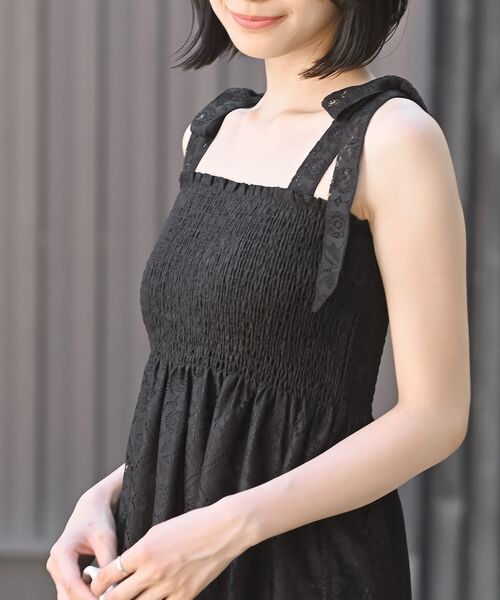 rps(アールピーエス)の「レース生地シャーリング肩リボンワンピース(ワンピース・レディース・ネイビー/オフホワイト/ブラック・フリー)」の18枚目の写真