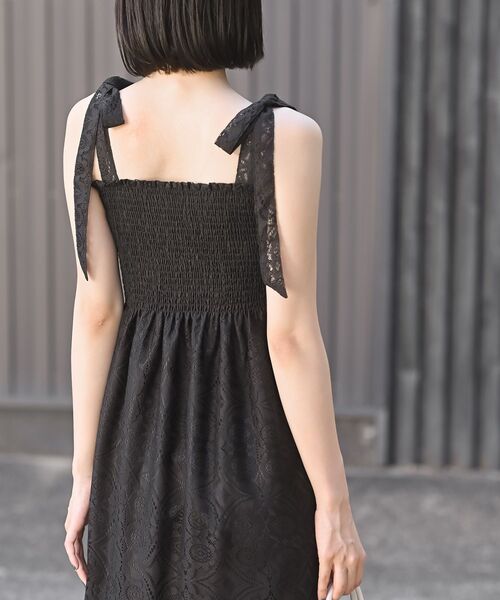 rps(アールピーエス)の「レース生地シャーリング肩リボンワンピース(ワンピース・レディース・ネイビー/オフホワイト/ブラック・フリー)」の19枚目の写真