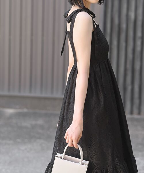 rps(アールピーエス)の「レース生地シャーリング肩リボンワンピース(ワンピース・レディース・ネイビー/オフホワイト/ブラック・フリー)」の20枚目の写真