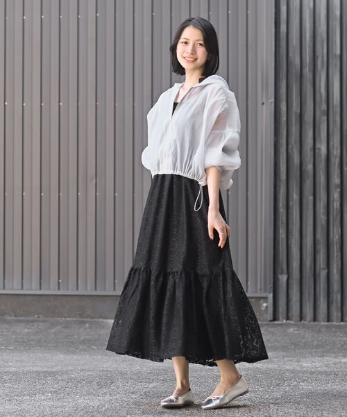 rps(アールピーエス)の「レース生地シャーリング肩リボンワンピース(ワンピース・レディース・ネイビー/オフホワイト/ブラック・フリー)」の22枚目の写真