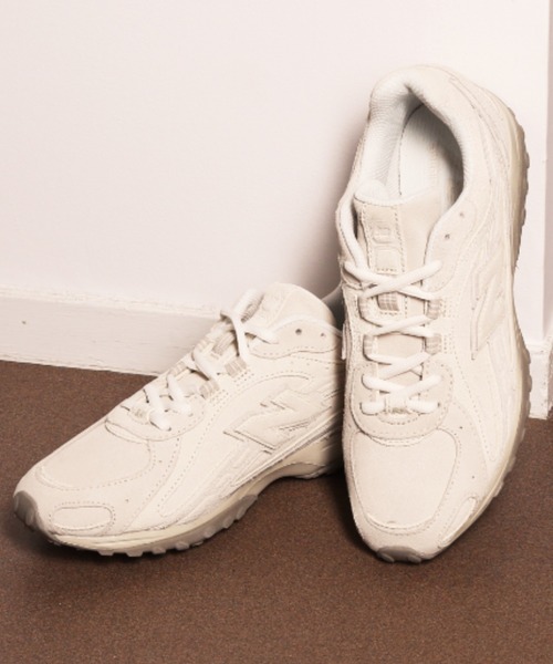 NEW BALANCE(ニューバランス)の「New Balance U204LMMC / ニューバランス U204LMMC(スニーカー・メンズ・ライトベージュ・29.0cm/23.5cm/23.0cm/30.0cm/22.5cm/28.5cm/28.0cm/27.5cm/27.0cm/26.5cm/26.0cm/25.5cm/25.0cm/24.5cm/24.0cm)」の2枚目の写真