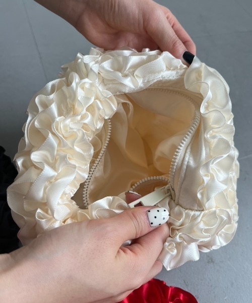 FUULLY STUDIO(フーリィーステューディオ)の「サテンフリルミニBAG(ハンドバッグ・レディース・アイボリー/ブラック/レッド・FREE)」の15枚目の写真