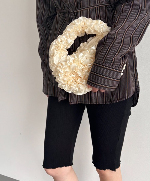FUULLY STUDIO(フーリィーステューディオ)の「サテンフリルミニBAG(ハンドバッグ・レディース・アイボリー/ブラック/レッド・FREE)」の5枚目の写真