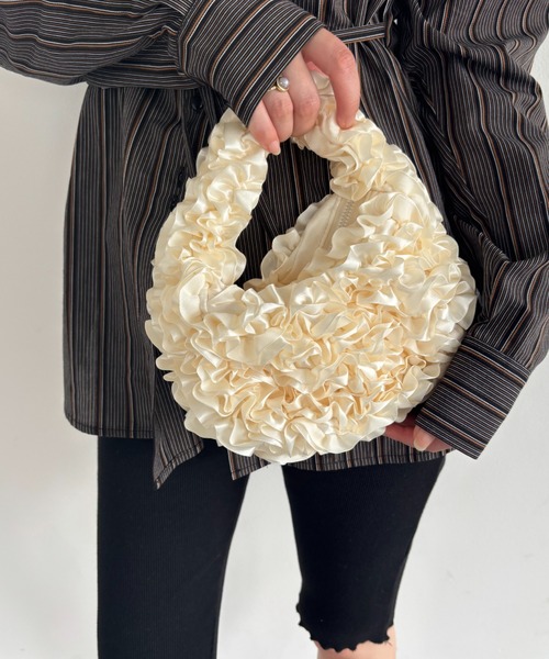 FUULLY STUDIO(フーリィーステューディオ)の「サテンフリルミニBAG(ハンドバッグ・レディース・アイボリー/ブラック/レッド・FREE)」の6枚目の写真
