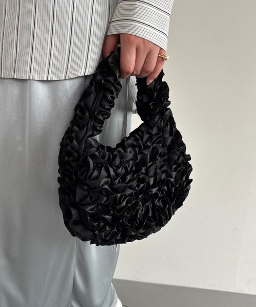 FUULLY STUDIO(フーリィーステューディオ)の「サテンフリルミニBAG(ハンドバッグ・レディース・アイボリー/ブラック/レッド・FREE)」の11枚目の写真