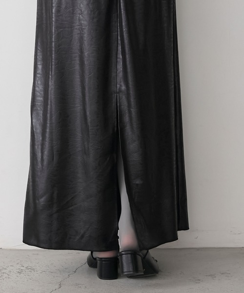 forksy.(フォルクシー)の「【forksy.】バックスリットサテンロングスカート(スカート・レディース・ブラウン/キャメル/ブラック・FREE)」の5枚目の写真