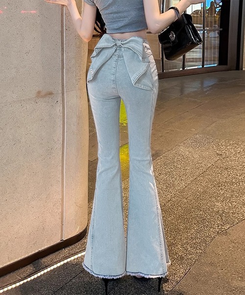 Nia(ニア)の「Nia(ニア)/バックリボン スキニーフレアデニム(デニムパンツ・レディース・ブルー・SMALL/MEDIUM/LARGE)」の3枚目の写真