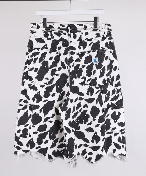 DISCOVERED（ディスカバード）の「mp13984-COW PRINT DOUBLE KNEE SHORT ショートパンツ(DC-SS26-PT-04)（その他パンツ・メンズ・ブラウン/ブラック・1/3）」の3枚目の写真