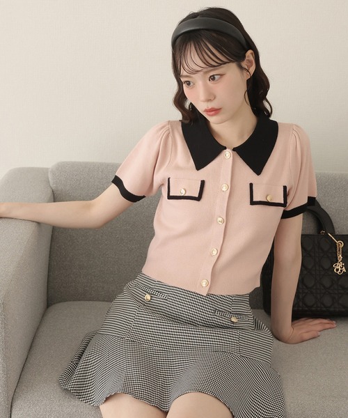 one after another NICE CLAUP(ワンアフターアナザーナイスクラップ)の「バイカラーゴールドボタンポロニット(ニット/セーター・レディース・ネイビー/ベージュ/ブラック/ピンク・FREE)」の1枚目の写真