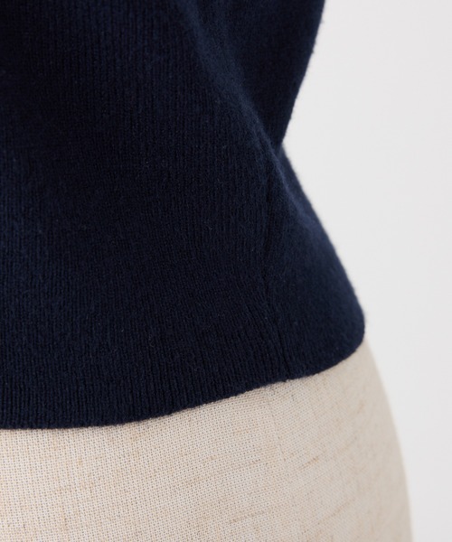 one after another NICE CLAUP(ワンアフターアナザーナイスクラップ)の「バイカラーゴールドボタンポロニット(ニット/セーター・レディース・ネイビー/ベージュ/ブラック/ピンク・FREE)」の12枚目の写真