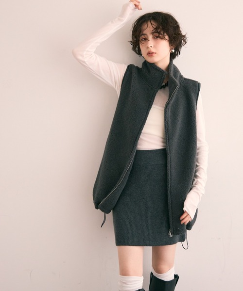 Trish（トリッシュ）の「ボアBIGベスト（ベスト・レディース・アイボリー/チャコールグレー・FREE）」の17枚目の写真